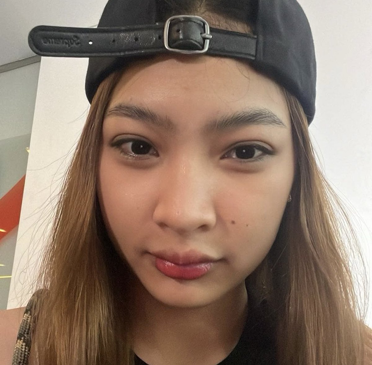 vitamin_bini's tweet photo. COLET DROPPED SELFIES !!!! AHCFCKKKHSHDHAUQHWIABZHUABAHWJZ₱2?¥|?*]!]¥\€_€€ MWAH MWAH MWAH https://t.co/4oDiIrPYZ2