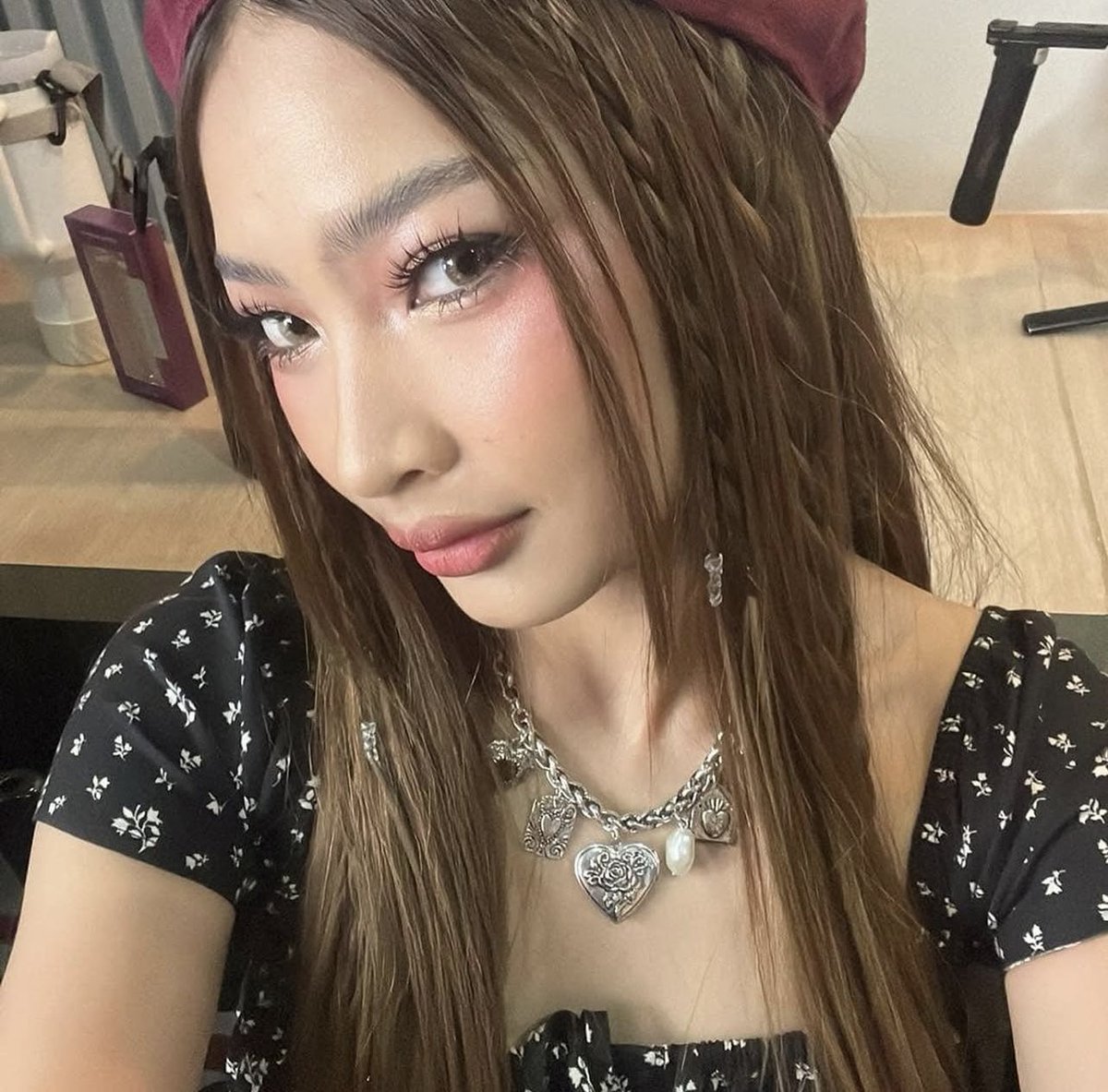 vitamin_bini's tweet photo. COLET DROPPED SELFIES !!!! AHCFCKKKHSHDHAUQHWIABZHUABAHWJZ₱2?¥|?*]!]¥\€_€€ MWAH MWAH MWAH https://t.co/4oDiIrPYZ2