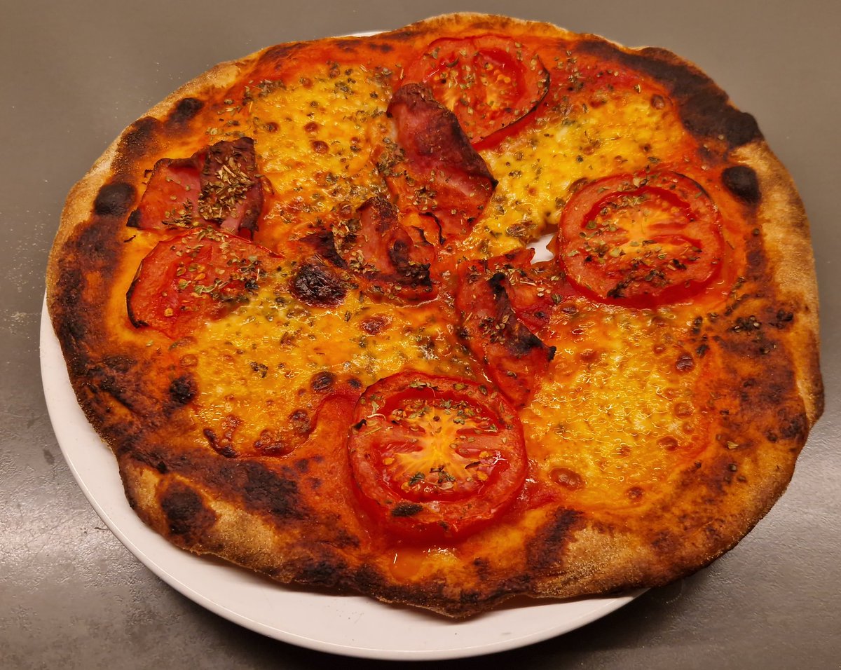 Radovan Vlacilik om2zz tweet media