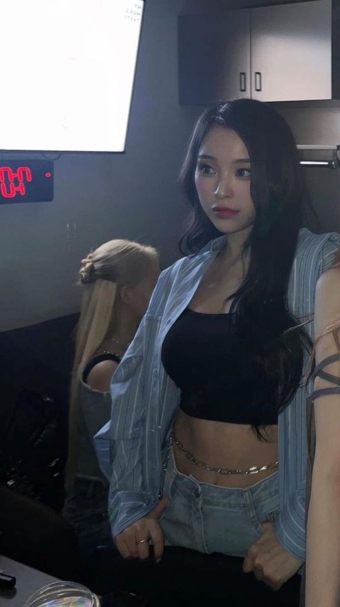 siyeonspout's tweet photo. I remembered this look and I am seeing stars again https://t.co/PIBFlRc9Qt