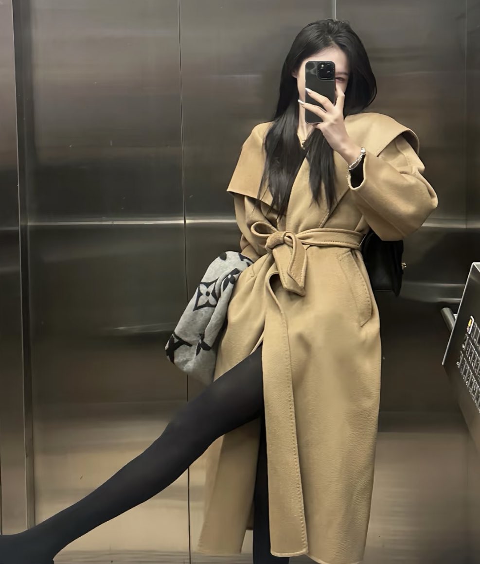 uuubbby's tweet photo. 好看的衣服总能让自己开心 https://t.co/BmT0hWeLuT