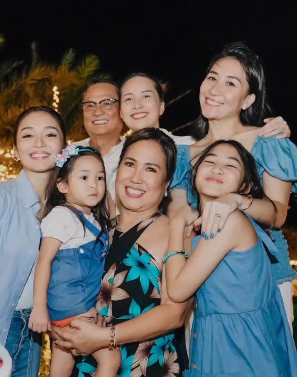 kcmbsuperstar's tweet photo. The Bernardo family during Tita Min's birthday celebration. Insert Kuya Kevin. 🩵 https://t.co/YUfwF5gm5x