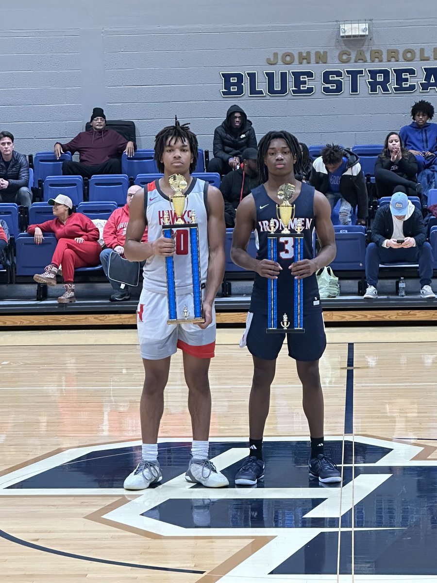 It took extra time, but your Ironmen come out on top vs Hawken at the Play By Play Classic. 

Hawks 61
Ironmen 72
Final/OT

Donovan Driscal earns MVP with his 23 point performance. 

The team hosts Bedford on Tuesday. Great work fellas!

#AwwCCC
