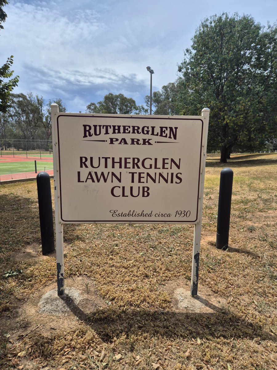 RutherglenLTC's tweet photo. While we look out onto ice covered courts there is another #RLTC down under enjoying some very different temperatures! But in 40degC in SE Australia, looks like courts are just as unplayable! π₯΅ Photos from @Waters2Julia from our sister club @wortham_tennis who is visiting! https://t.co/i1ob9kqxi0