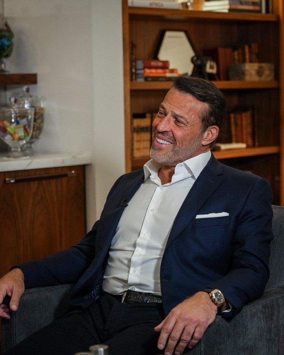 RubinReportShow's tweet photo. Can’t think of a better way to start 2025!

The full interview with @TonyRobbins is out now across platforms. @RubinReport https://t.co/difmB5VcTt