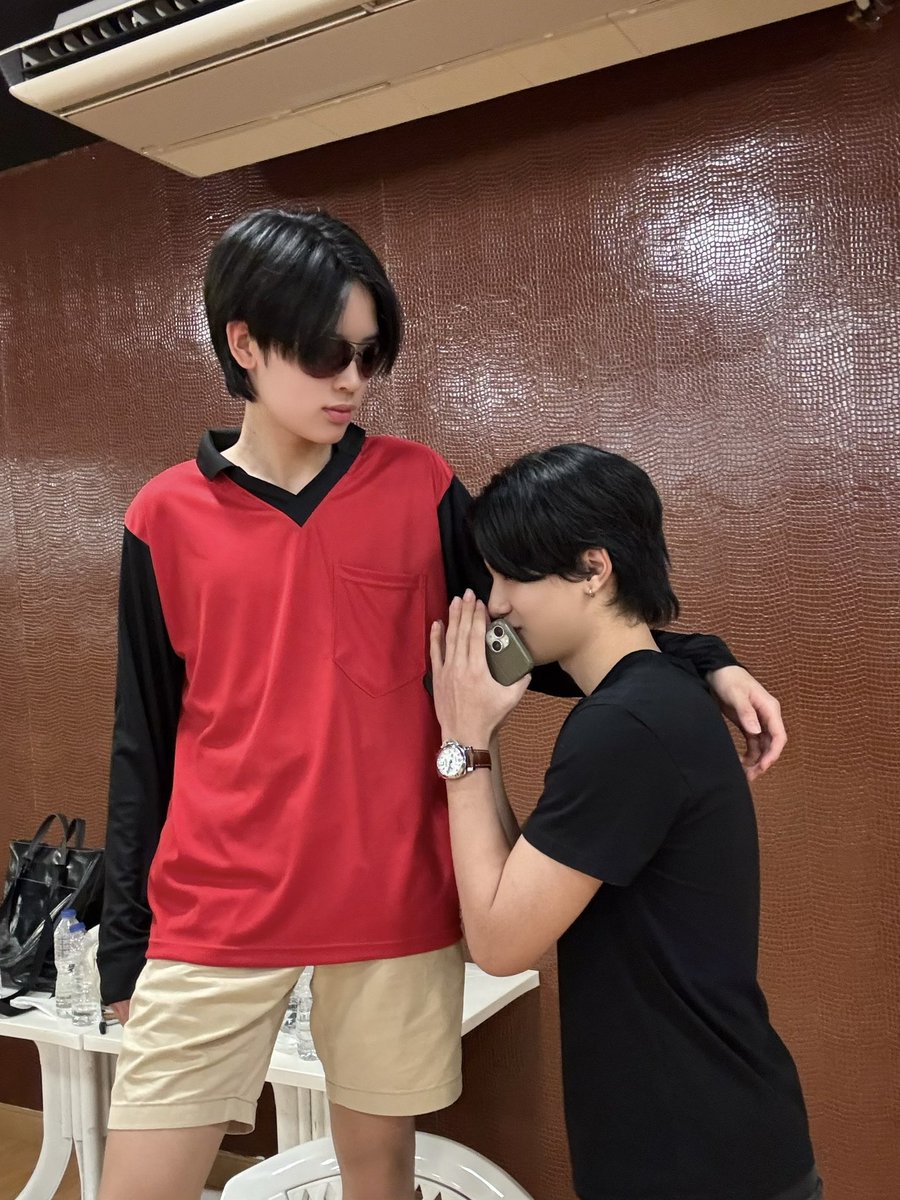 loytamwhy's tweet photo. ไหว้สวยทั้งแก๊ง https://t.co/p5LE0Tz5w0