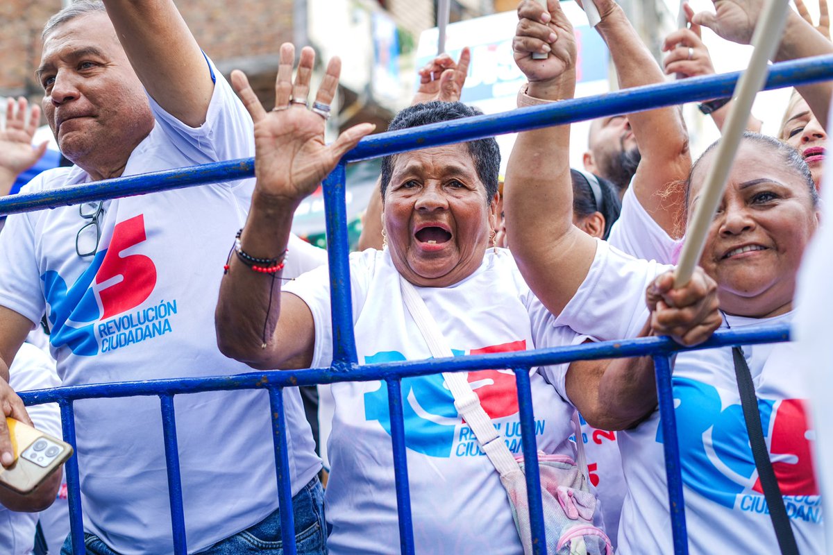 GuayasRC5's tweet photo. ¡La esperanza renace en Guayas!💙
Hoy iniciamos el camino hacia el triunfo🖐🏻, hacia un Ecuador🇪🇨 más próspero y justo. 
¡Únete a nosotros! 
#RC5Guayas 
#Ecuador 
#RevivirEcuador 🇪🇨
@LuisaGonzalezEc https://t.co/GplKdcQtey
