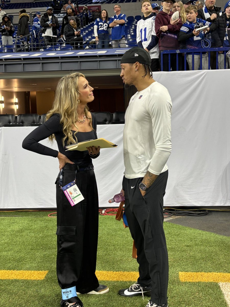 sarah kustok tweet media