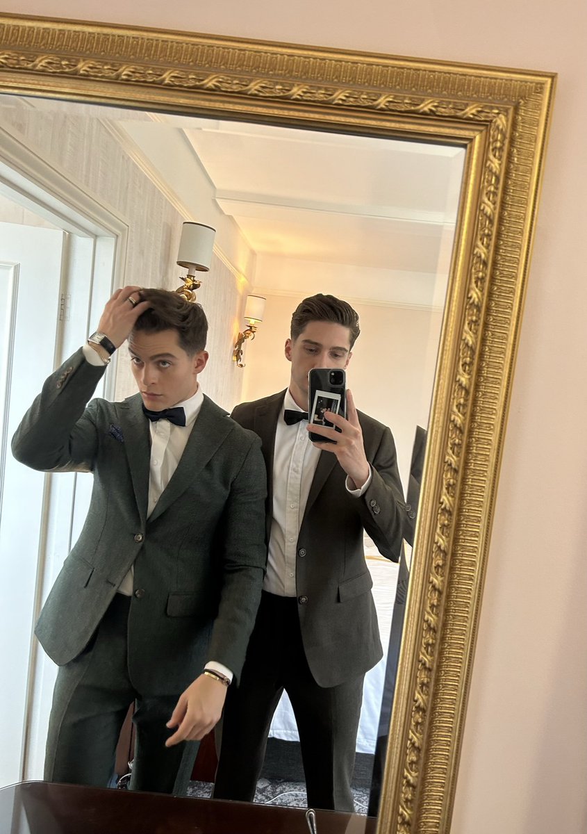 tom_vrhgn's tweet photo. Taking him to prom https://t.co/KLPjmHxzbk