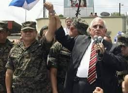 Betsabe_Szen's tweet photo. Ni olvido, ni perdón para los golpistas cobardes y asesinos del pueblo como @RomeoVasquezAPH
Que ningún crimen quede en la impunidad y que ningún mártir muera en vano. ¡La lucha sigue!  

@MP_Honduras 👏🏽👏🏽 https://t.co/pcPz8U7Qiw