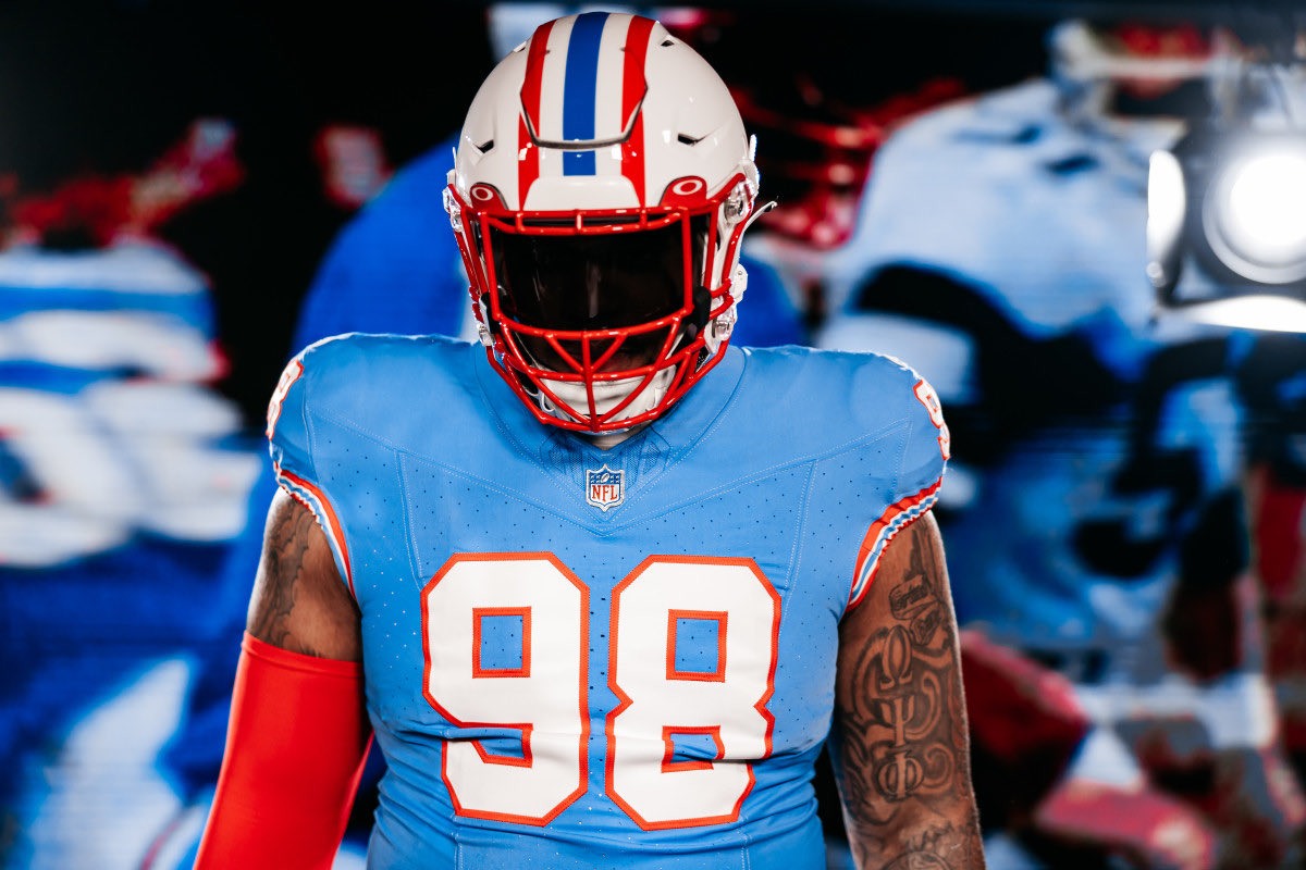 NoContextTitans's tweet photo. Reminder:

You can be a Titans fan and want the team to win today.

You can be a Titans fan and root for a better draft position today.

But you can’t be a Titans fan if you believe these uniforms belong to the Texans. https://t.co/6sRFknyvn3