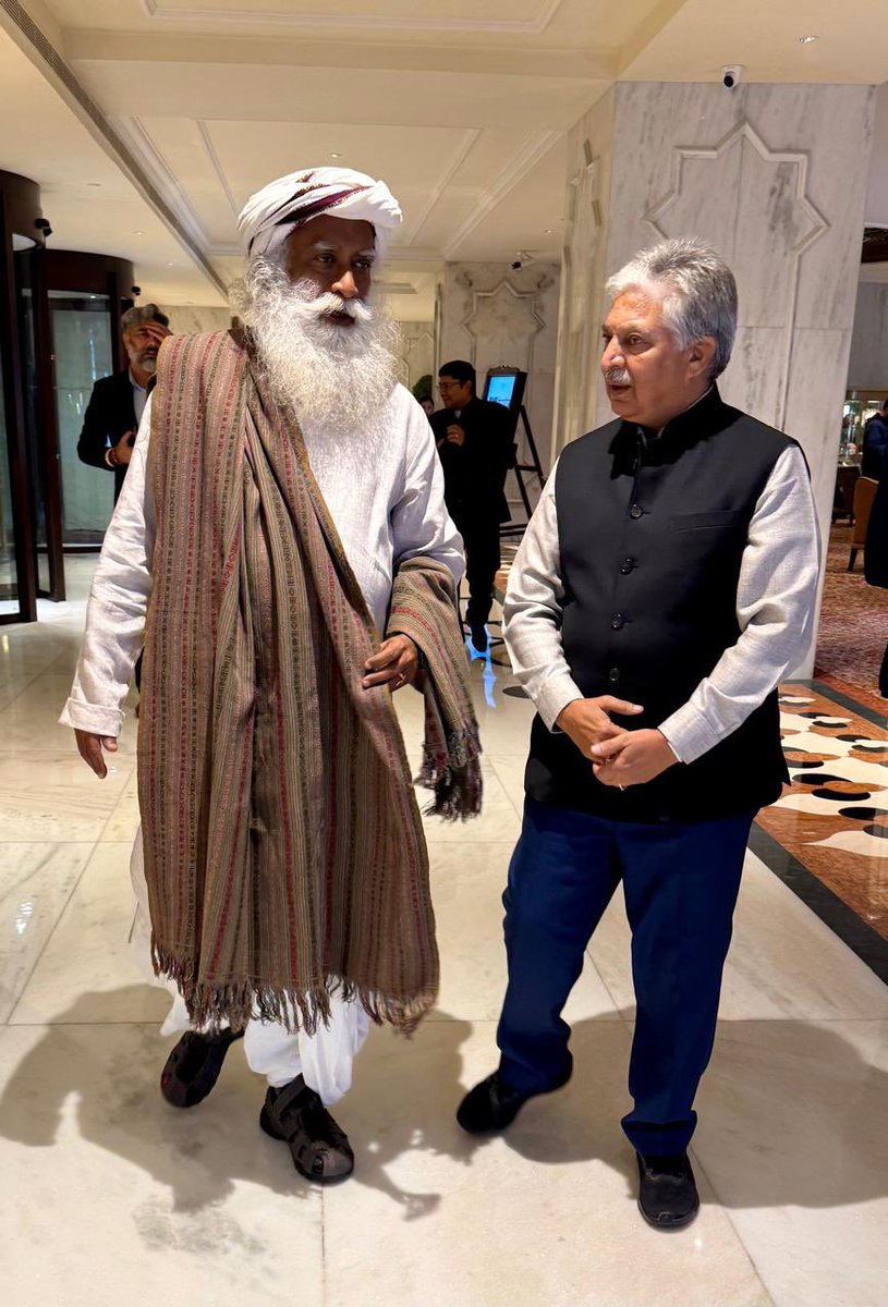 Glad to join Shri Sadhguru ji for meeting with Hon Home Minister Shri Amit Shah. Discussed about Indian spirituality, Innovation and its role in transforming societies.
Hon HM Amit Shah’s engagement and interest in the civilisational aspects of our nation is admirable.