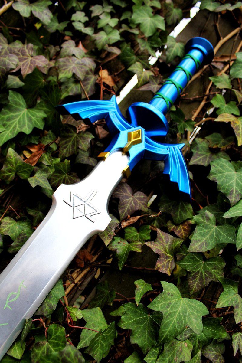 cutemonsterprop's tweet image. I donated a Master Sword Replica to Awesome Games Done Quick!
It's almost 4 ft long, with realistic chrome paint, leather on the wrap, and holographic runes from BOTW. This is the highest end prop you can get so donate now!
