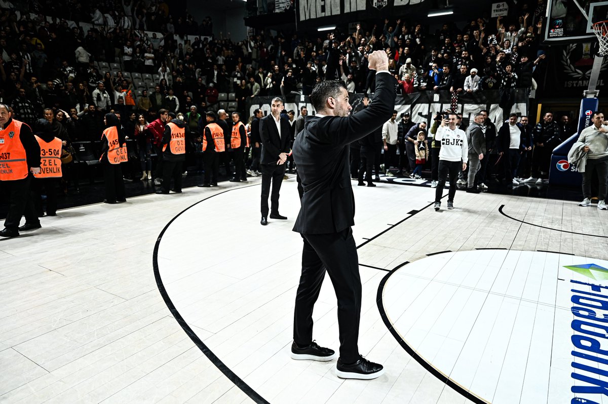 BJK_Basketbol's tweet photo. 🗣️ DUSAAAAAAAAN DUSAAAAAAAN 🖤🤍 https://t.co/YG6Ru6ygHj