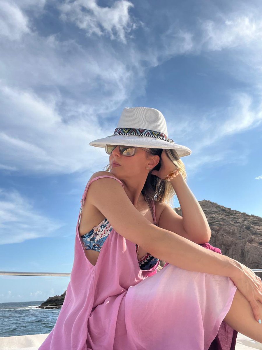 officialfey's tweet photo. Mar en calma … 🌊🚤🩵 https://t.co/1KXhxVWzD5