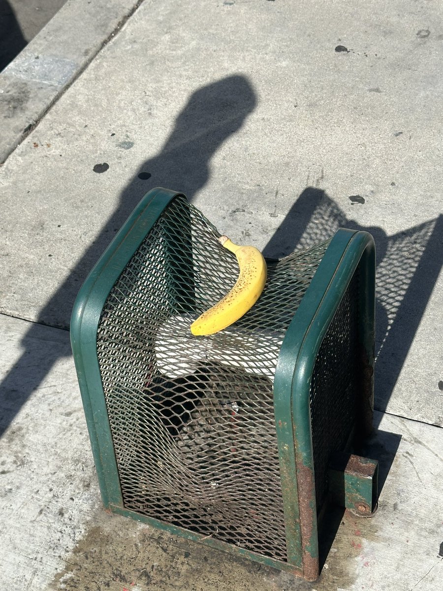 2DHIME's tweet image. [ Laughing in Minionese ]