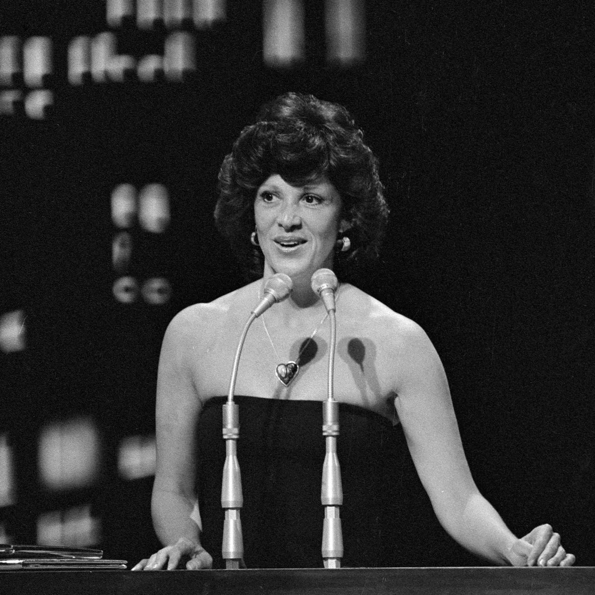 A prolific performer on stage and small screen, actor-singer Linda Lavin was a role model for many of America’s working women. While her Jewish heritage was not always the focus of her career, she powerfully portrayed Jewish women whenever the roles came her way. She died on