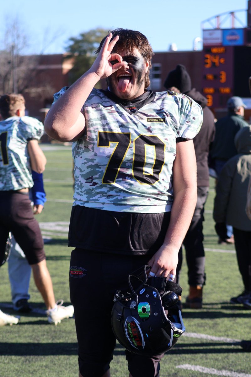 BrandonWhite_06's tweet photo. Thank you so much @HighSchoolBlitz for inviting me to the senior bowl and the opportunity to play my last high school game it was amazing experience. @mrs_vfrierson @UCHS_Recruits @JacksonEskierka @CoachPCovington @CoachVeraldi @CoachQIsom https://t.co/SIeGRaXfDH