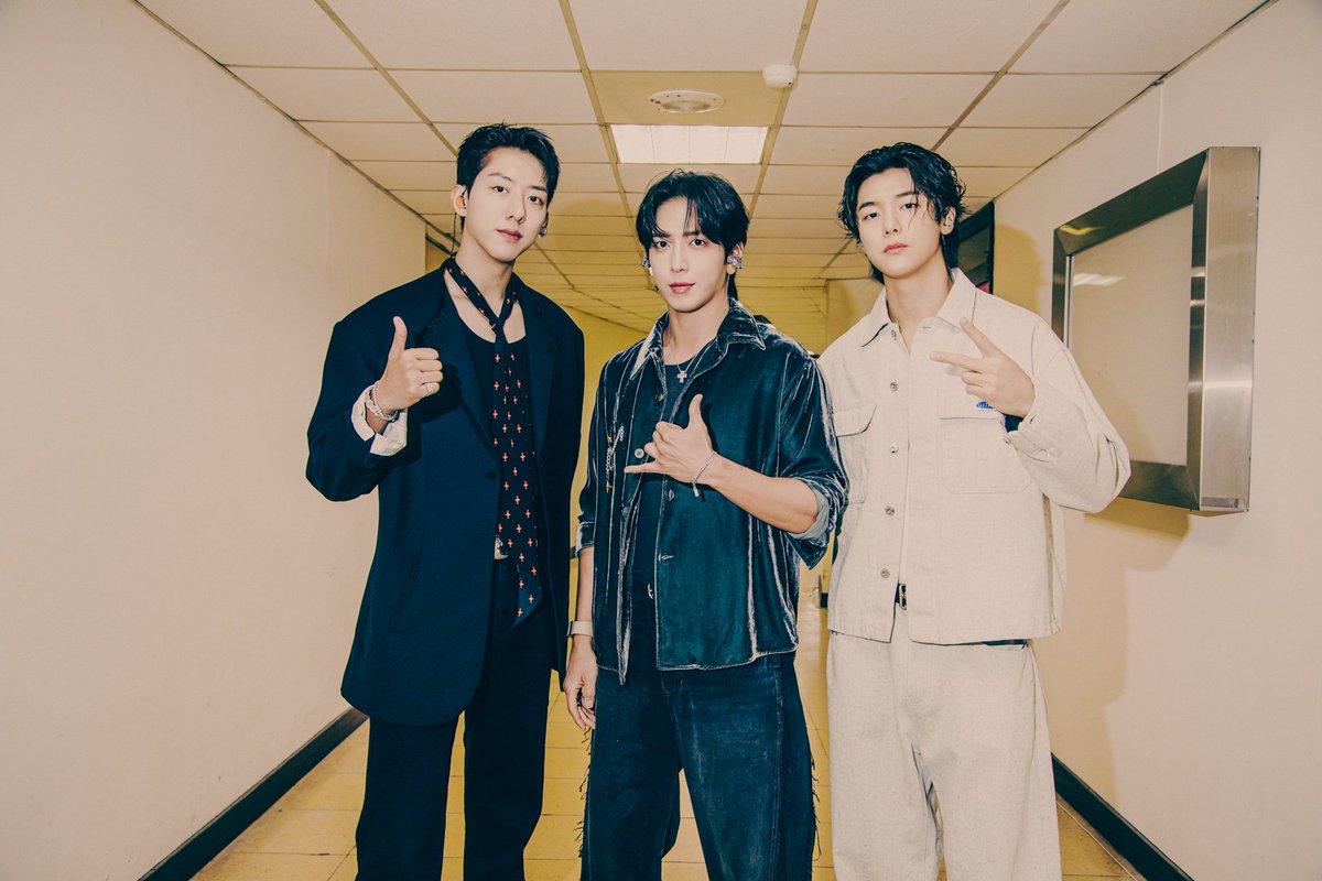official_CNBLUE's tweet photo. [📸] 1st FNC BAND KINGDOM in TAOYUAN

#CNBLUE #씨엔블루 #FNCBANDKINGDOM https://t.co/3ff1h9NWoL
