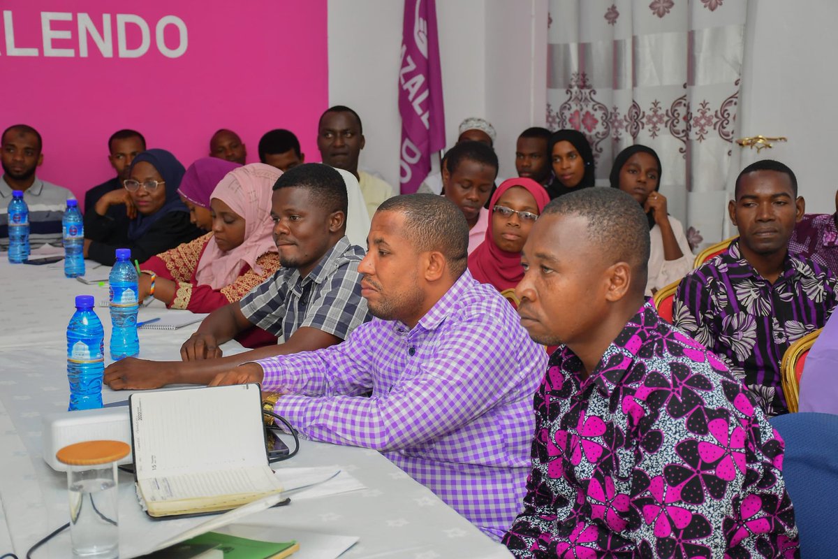 #ZANZIBAR: Mwenyekiti wa @ACTWazalendo, Mhe. Othman Masoud Othman leo amezindua programu maalum ya mafunzo ya vijana wa ACT Wazalendo yenye lengo la kuwaandaa kwa ajili ya majukumu mbali mbali ya kiuongozi na kiutendaji Serikalini mara baada ya Uchaguzi Mkuu wa Oktoba 2025.