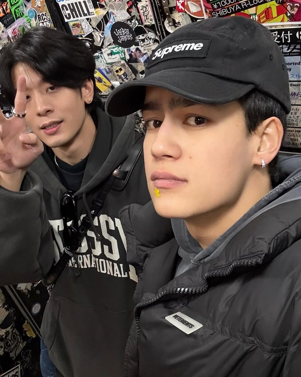 โอเคเห็นทนต  ครบละ มีพาริสมาด้วย 😊