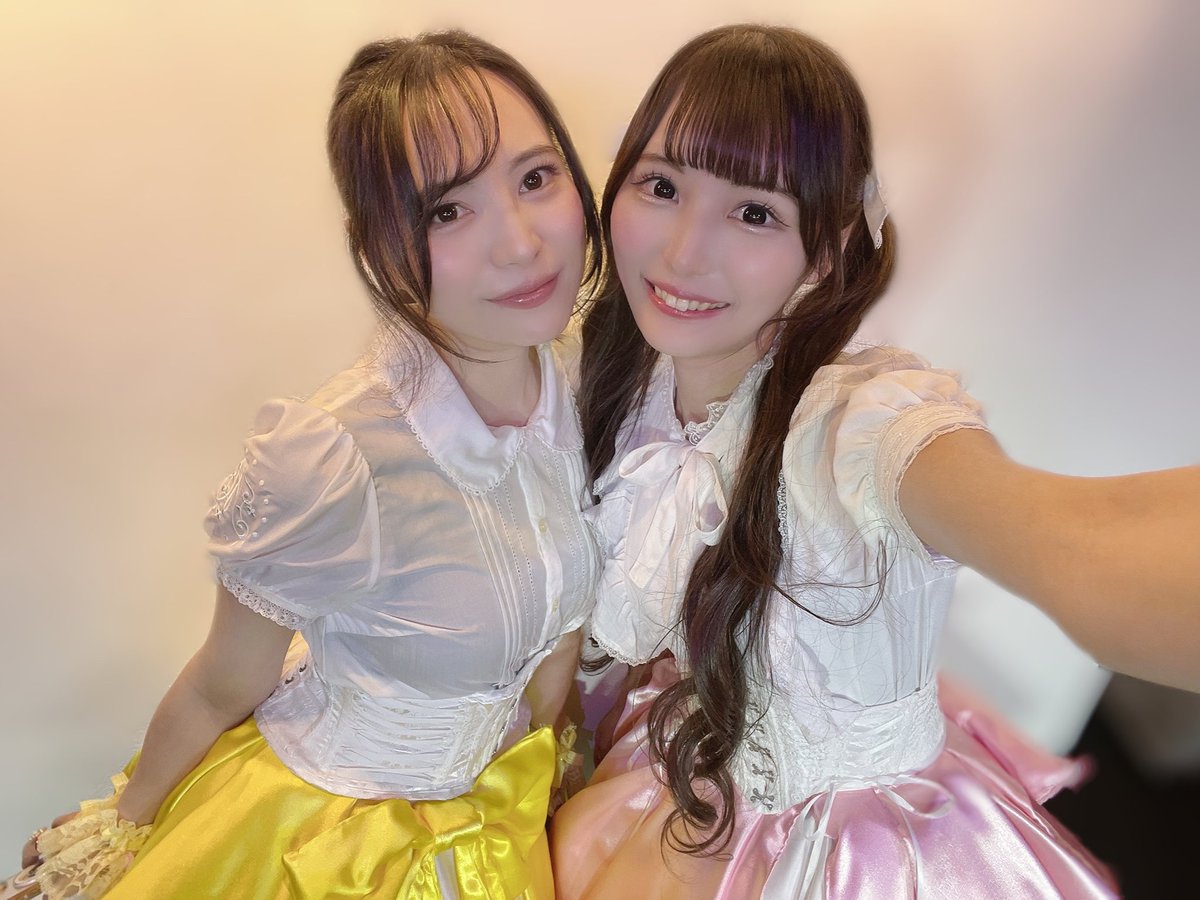 hellolemy's tweet image. 本日は #NewYearsParty 2025
ご来場ありがとうございました✨

杉田真帆ちゃんの新年イベントにゲストとして参加させていただきました🌼
まほちゃんが色違いの素敵なお衣装まで作ってくれたの💛💗とても可愛くてお気に入りです🫶またどこかでお披露目できたらいいな。。！
#2025newyear #新人声優