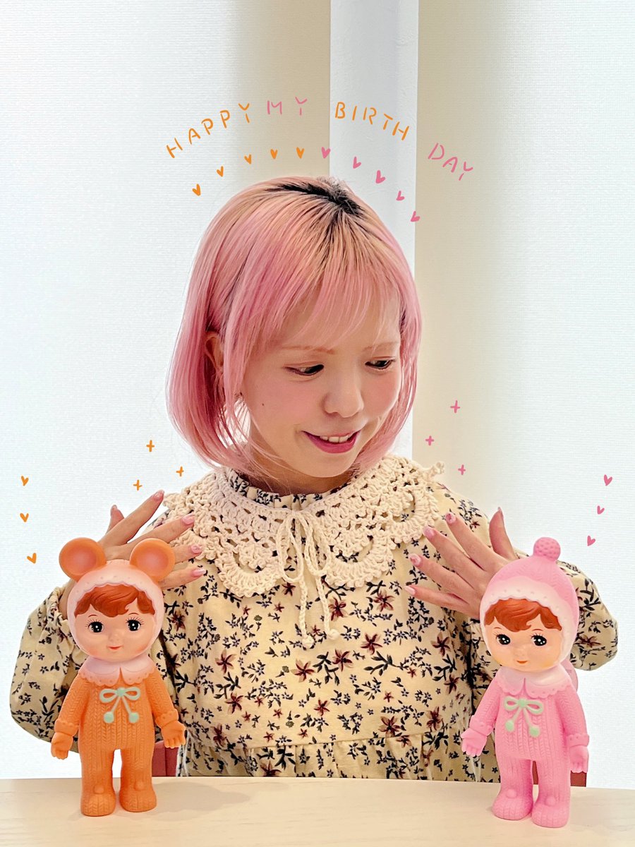 chibitter115's tweet photo. おまけ
夫からの今年のプレゼントは、手編みのかわいい付け襟とチャーミーちゃんでした𖧷 https://t.co/7Hj5RhrQ5N