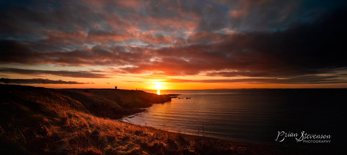 Brian1112S's tweet photo. Cracking sunset #sunset #eliebeach #visitscotland #Scotland #vanlife #nikon https://t.co/J7LxdYKoWM