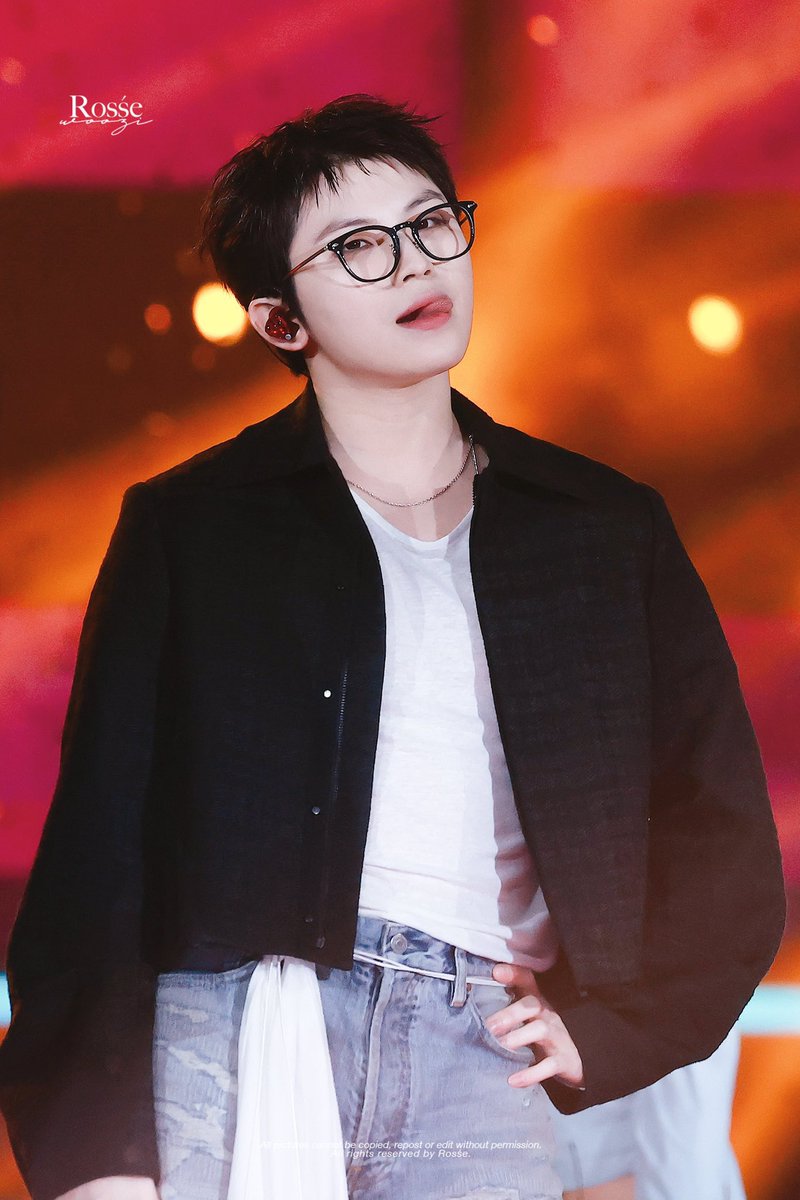 caratstalk's tweet photo. [17s] lu pikir lu ganteng kacamataan gitu?

BANGETTTTTTTTT OYYYY https://t.co/FfruaMsb1i