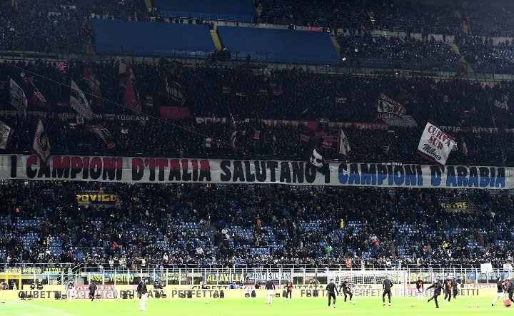 theboss_1908's tweet photo. E pensare che per loro, non molto tempo fa, la supercoppa(coppetta) aveva questa valenza..
Ora è diventata una coppa Supermegagalattica.. ovviamente se la vinceranno eh, altrimenti si ritorna ai vecchi fasti..
Come vi abbiamo, vi hanno e vi siete ridotti ❤️🫂 https://t.co/UH6ZuRxWLp