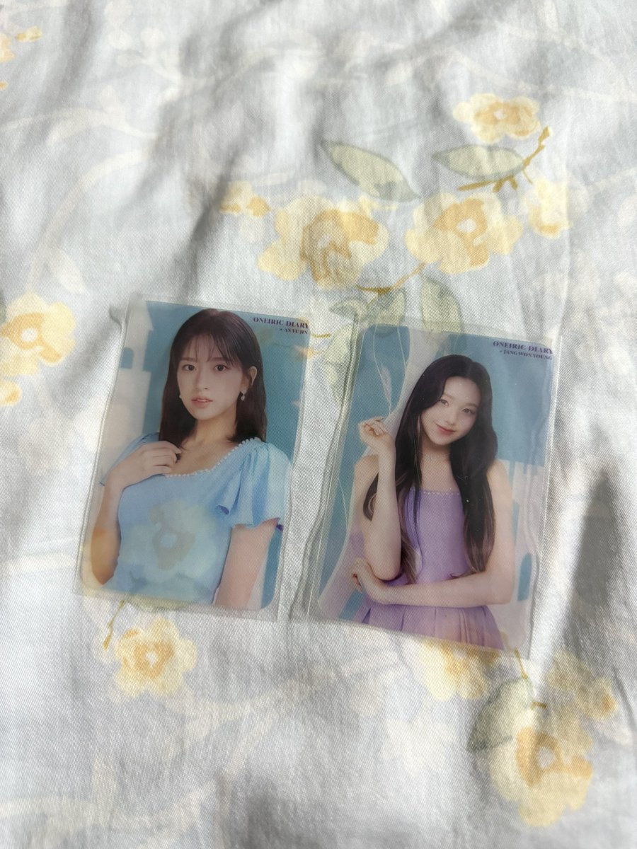 babyboiwAw's tweet photo. การ์ด k-pop merch ยูจิน วอนยอง 150บาท ได้ทั้ง2 ส่งให้ฟรี สนใจ dm kaa⭐️
#ตลาดนัดive https://t.co/BvsUbDG79B