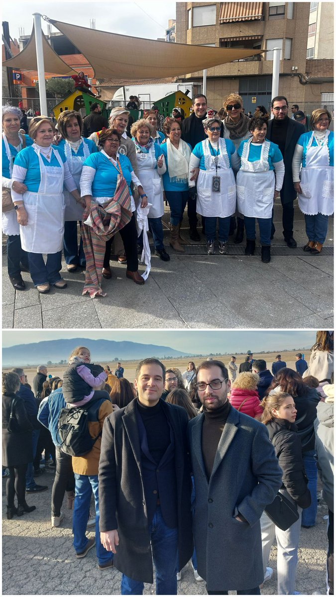 socialistas_alc's tweet photo. Recepción #ReyesMagos y Amas de Casa 🌟

👉  Nuestros concejales Conchi Zapata, @JaviCL977  y @Pedrom_toledo asisten a la recepción de los RR MM en la Base Aerea y después acompañan a la Asoc de Amas de Casa, que han repartido un roscón de Reyes gigante.

#SomosAlcantarilla ❤️ https://t.co/zc6hdcMrfa