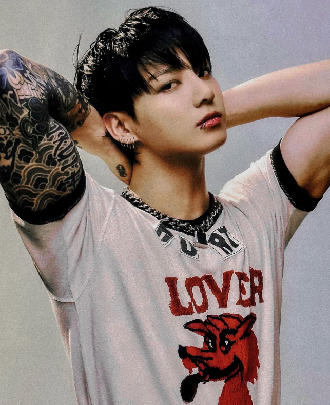 AboutMusicYT's tweet photo. Jungkook has surpassed 8 billion streams on Spotify across all credits. https://t.co/jUAF7WOw30