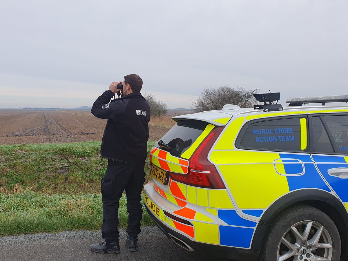 LincsRuralCrime's tweet photo. For any of those that dare to brave the weather today to come to Lincolnshire and target our wildlife be warned we are out on patrol and looking for you

If we catch you, we will seize your dogs, vehicle and equipment
It would be a long, cold and wet walk home. 

#NotInOurCounty https://t.co/21TP5IvhbA