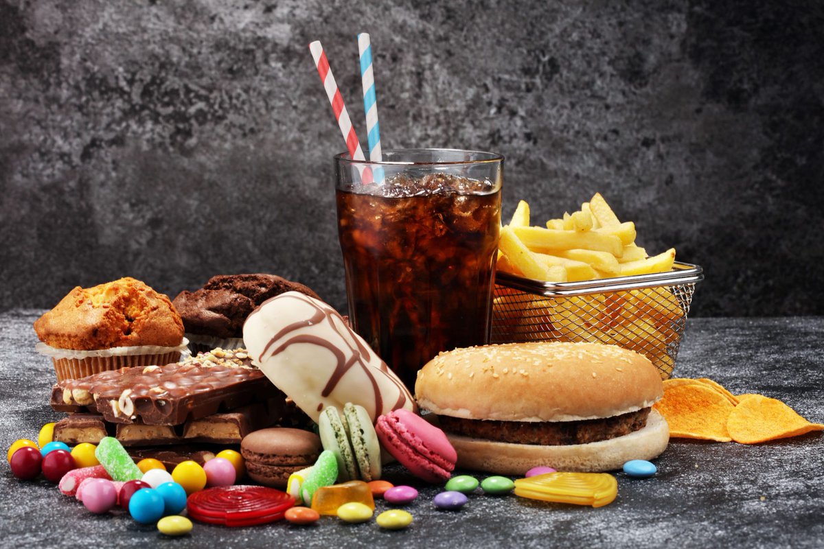 brettboettcher1's tweet photo. What do the most addicting foods have in common?
-pizza, fries, ice cream
-potato chips, donuts, cookies
-Mac n cheese and chocolate

They are a combo of high fat and high carb and chemically engineered to hijack your brain and taste buds. Here's what you can do to break free in 2025: