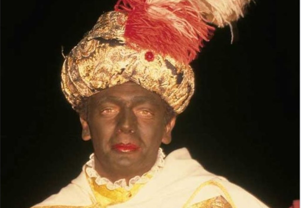 Se vuelve a repetir… es indignante y humillante pintarse de negro para representar al rey Baltasar. Muy mal. Pero muy muy mal.