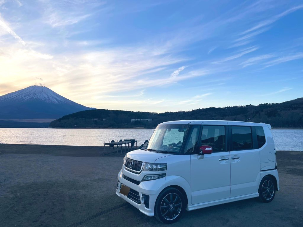 LifeDIVAjb5's tweet image. 連休最終日に富士山で車活🚗📷
やっぱり富士山は凄い🗻✨何回行っても感動する✨
明日から仕事頑張ろーっと🙌

#NBOX
#ModuloX
#Modulo30th
#富士山　#山中湖
