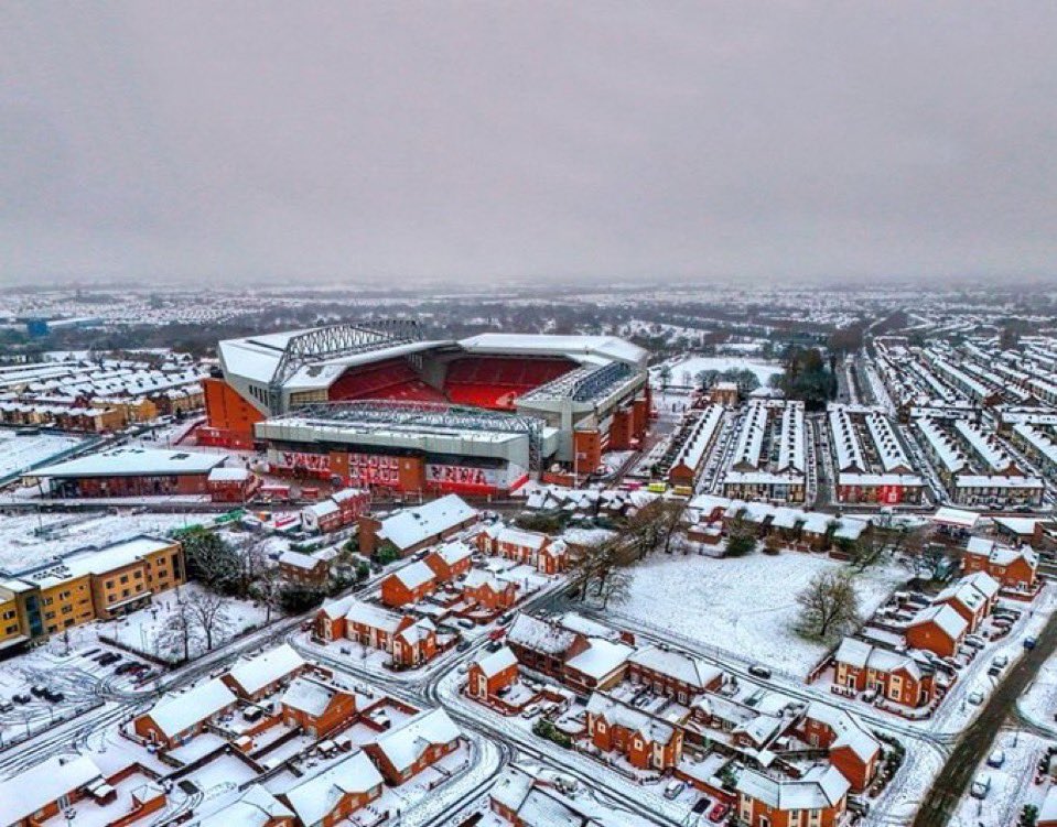 ❄️ Vaya pasada como ha amanecido Anfield hoy.

A las 17:30 juega el Liverpool vs el United.