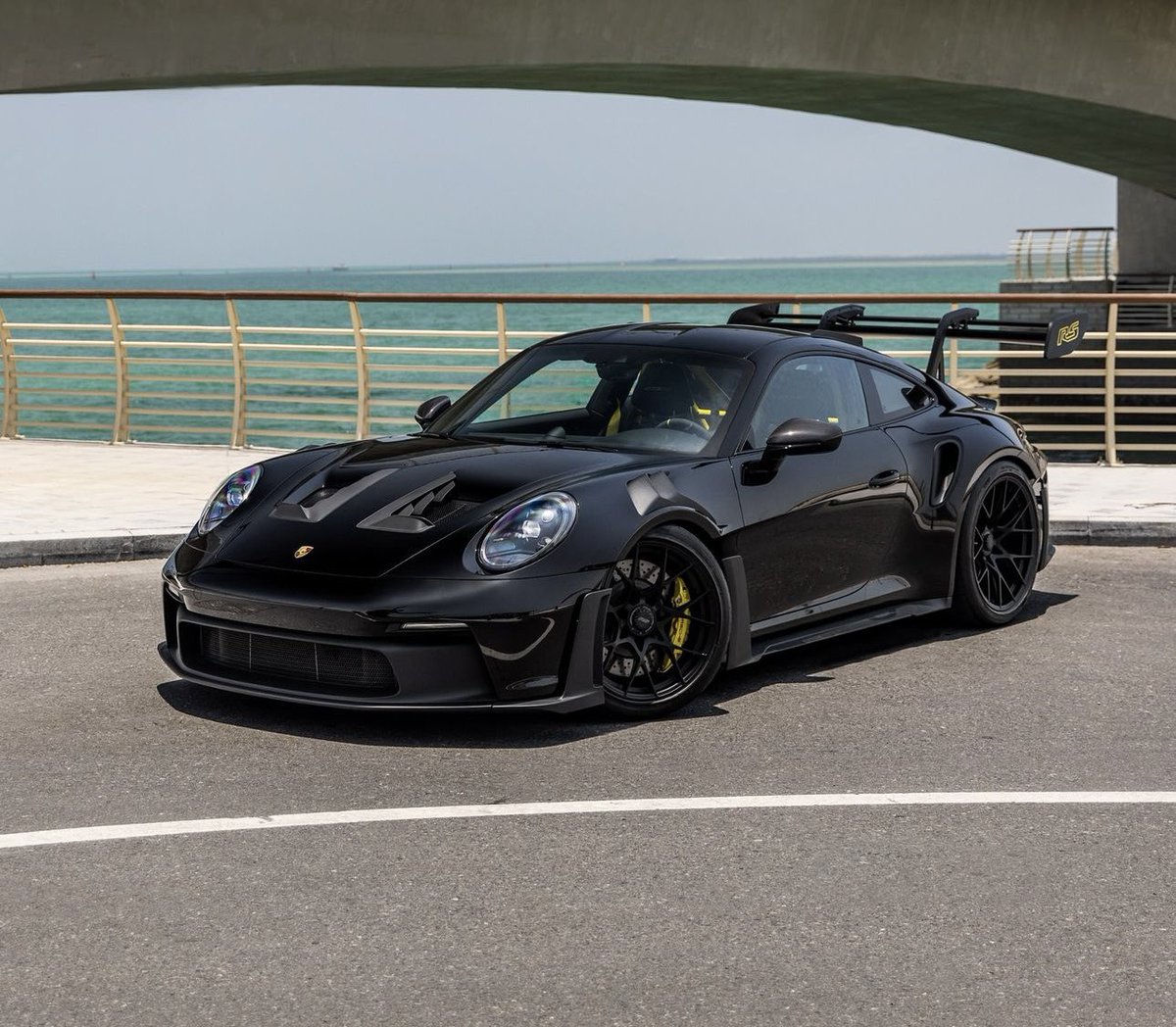 PorscheCIub's tweet photo. Black 992 GT3 RS https://t.co/SHeliSqveH