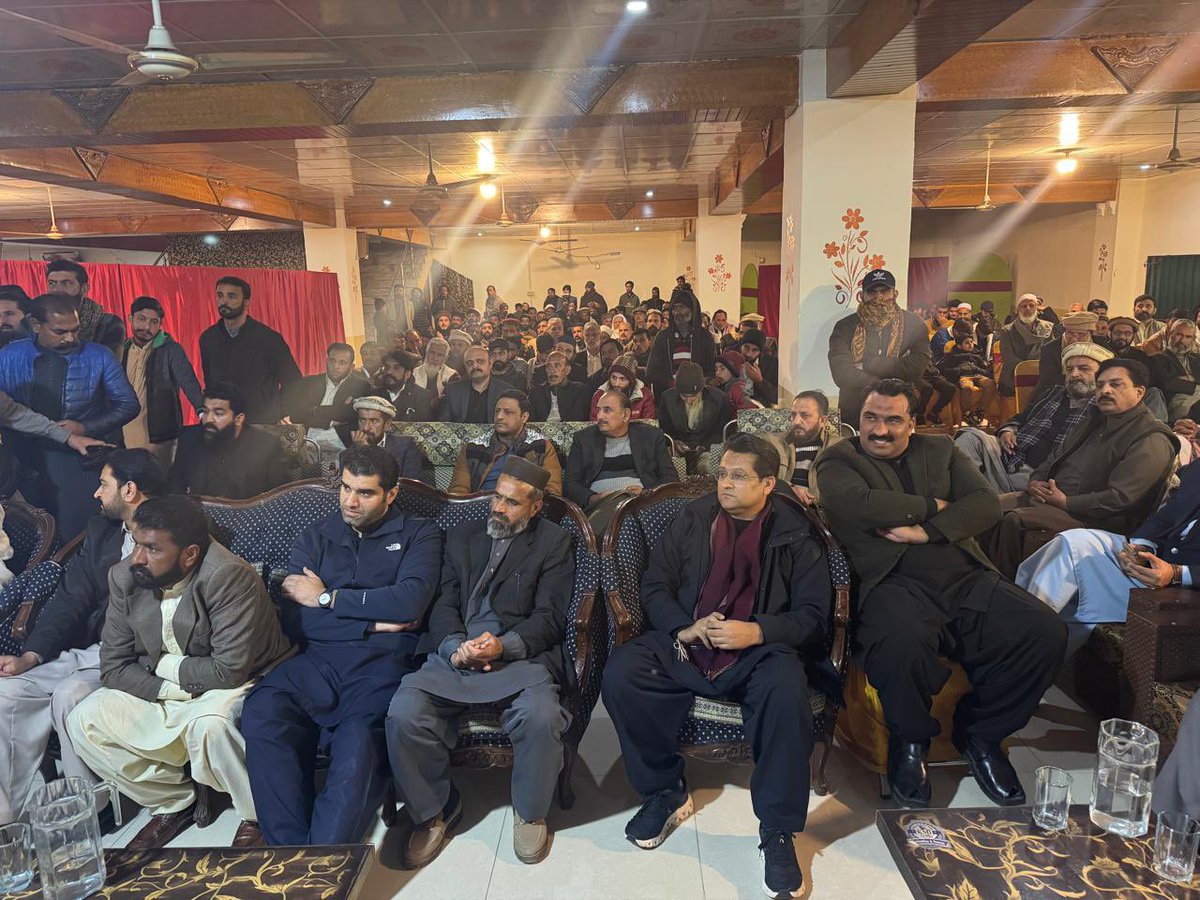 نومبر 26 کو ہونے والے ریاستی قتل عام میں شہید ہونے والے نوجوان انیس ستی کے چالیسویں میں شمالی پنجاب کے تنظیمی عہدیداران کی شرکت۔

دیگر شہداء کے لئیے دعائے مغفرت کی گئی ۔ ہمارے شہداء ہمارا فخر ہیں، ہم انکی قربانیاں کبھی نہیں بھولیں گے۔

#گولی_کا_بدلہ_بائيکاٹ 
#IslamabadMassacre