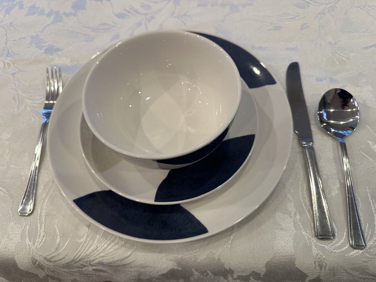tracyburgin's tweet image. Absolutely love the @JohnLewisRetail Anyday Ink dinner set. We’ve used this over the festive period and everyone has commented on it. #Ad  #JohnLewis  #Anyday #Ink