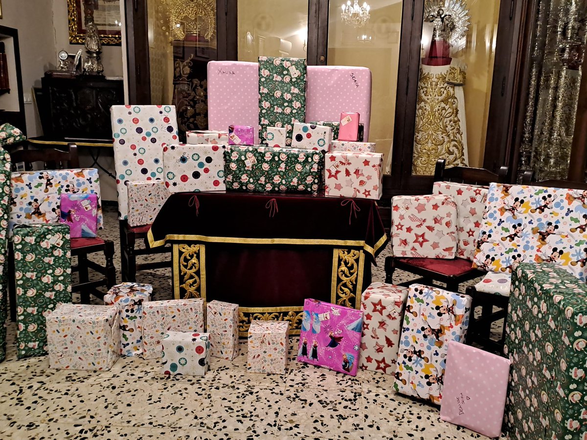hermandaddelao's tweet photo. Gracias a la generosa colaboración de muchos hermanos y benefactores, nuestra Bolsa de Caridad "Nuestro Padre Jesús Nazareno" ha atendido a 34 familias que podrán disfrutar de la llegada de los Reyes Magos a sus hogares la mañana del día seis de enero.

¡¡Gracias a todos!! https://t.co/mYx1Pp13NH