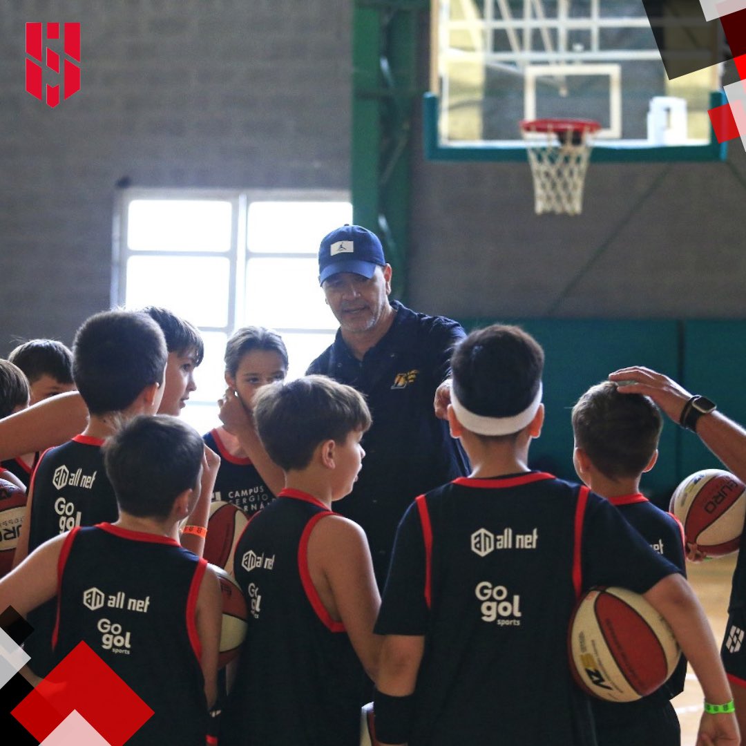 shernandezarg's tweet photo. ¡¡Oveja en acción!! 🔥 Vivimos otra gran jornada en el Campus @ssergioh con el exentrenador de la Selección Argentina a full entrenando con los campistas ⛹️⛹️‍♀️

Lo dieron todo y nos divertimos en Once Unidos, Mar del Plata 🌊☀️🏀 https://t.co/9AhIza6e7v
