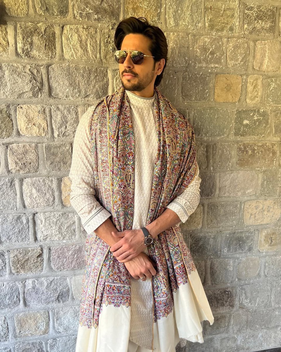 bollywood4200's tweet image. Siddharth Malhotra never fails to impress with his performances. Can't wait to see what he does next! #Bollywood #TalentedActor #SiddharthMalhorta