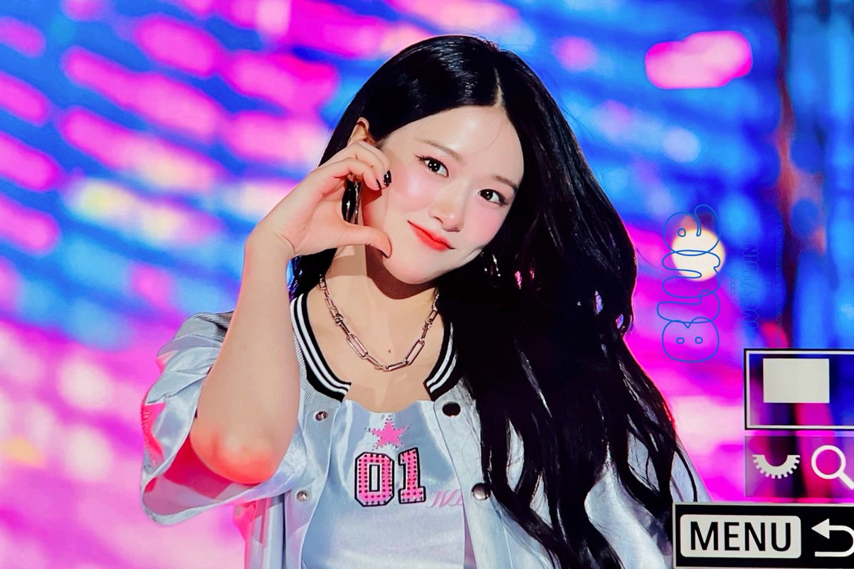 250105 💙

#아이브 #IVE #안유진 #ANYUJIN