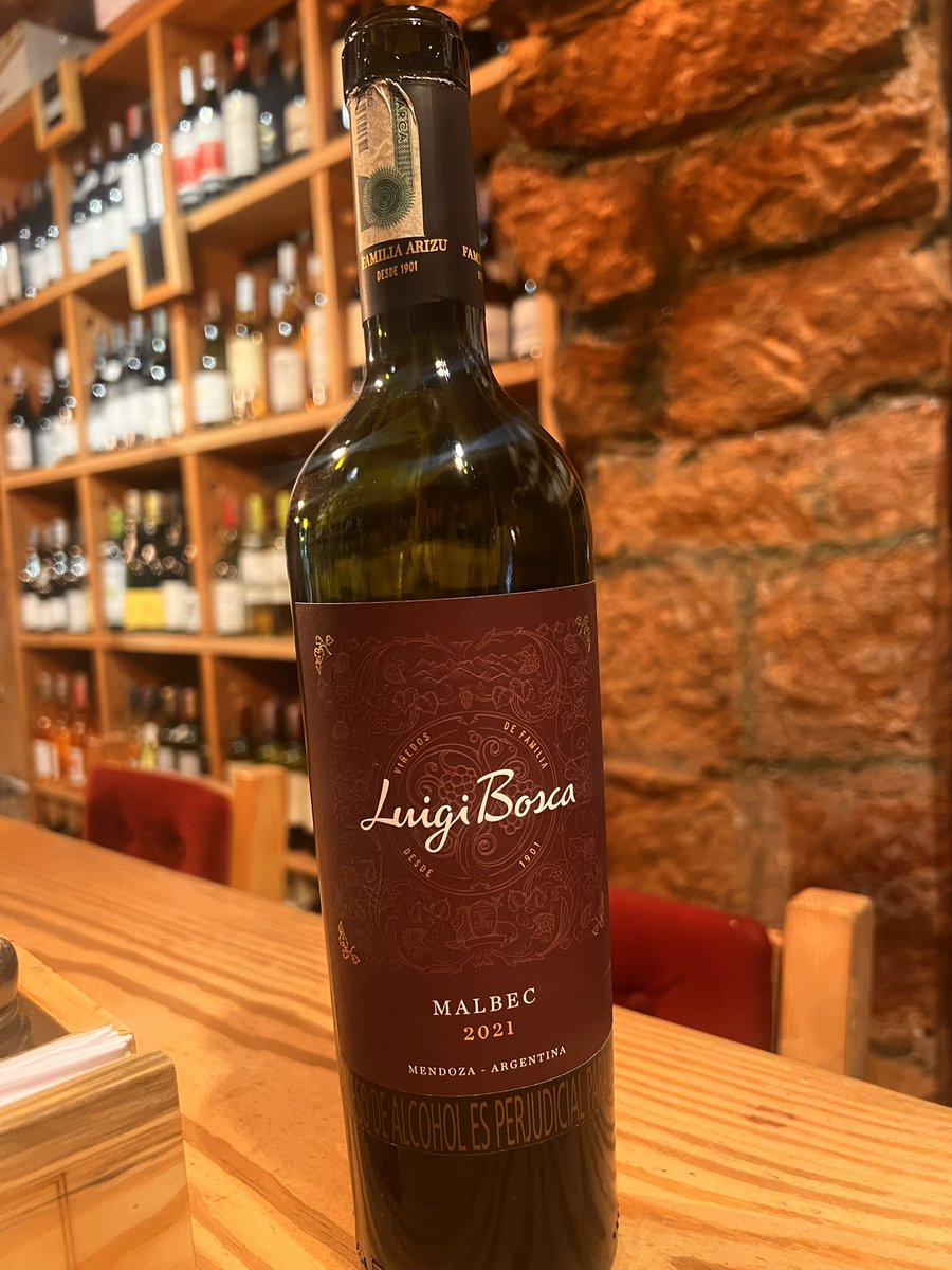 Un buen vino para empezar el año y seguir adelante con todo lo bueno que dejó 2024.
#FelizAñoNuevo 
#Malbec
#Argentina