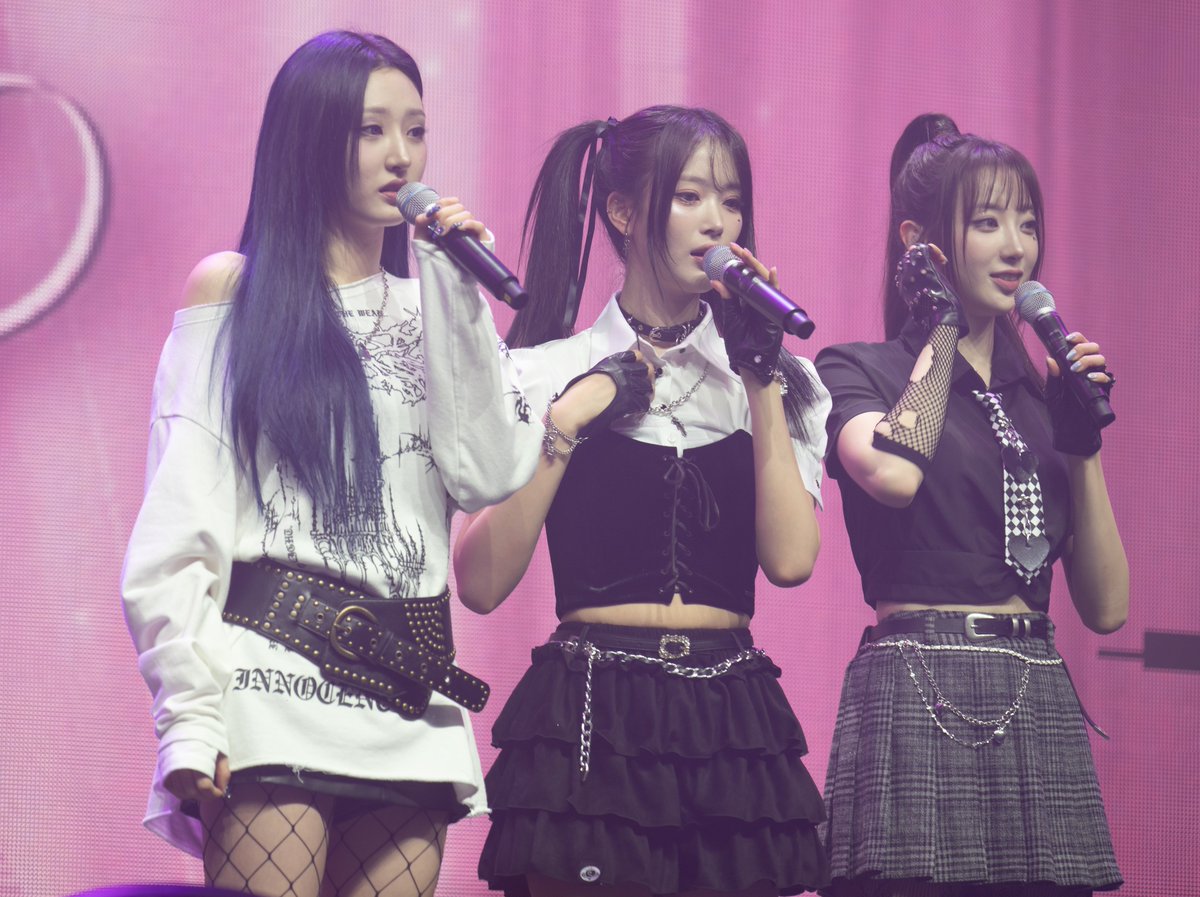 starcoral0305's tweet photo. #H1KEY #하이키 #서이 #리이나 #휘서 #옐 #1ST #FAN #CONCERT - #FindmyKEY https://t.co/jytRzB5vUq