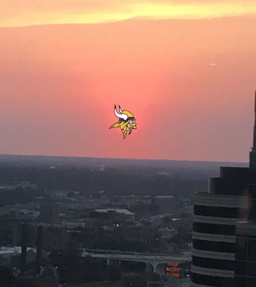 Breathtaking sunrise this morning. #GoGetTheOneSeed #SKOL