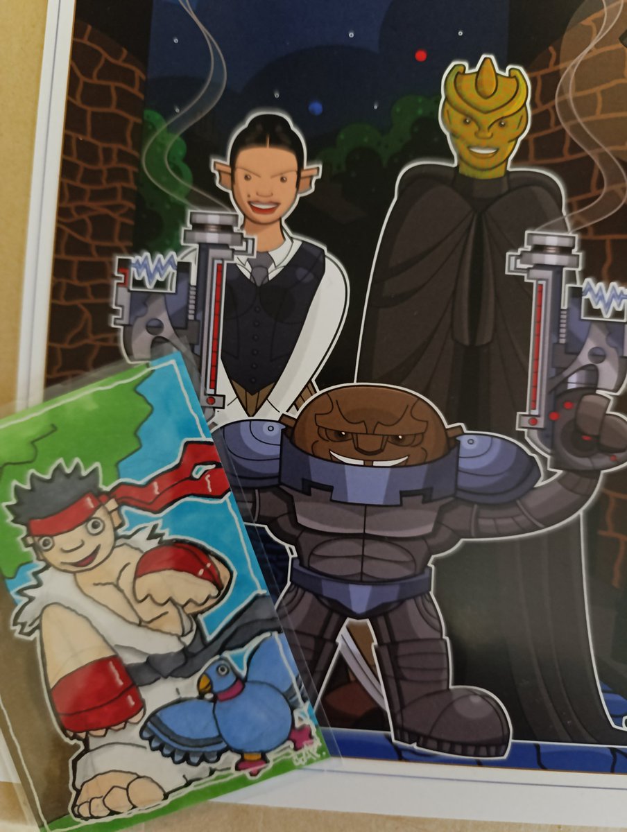 Kinanswer's tweet photo. Thank you to the amazing @TheGrantPerkins for this month's patreon perks! Madame Vastra, Jenny and Strax PLUS a beautiful bonus hand drawn art card featuring Ryu x Pigeon Street / Fighter. 

#DrWho #Strax #StreetFighter #Ryu #Patreon. https://t.co/98HFho4ZHT