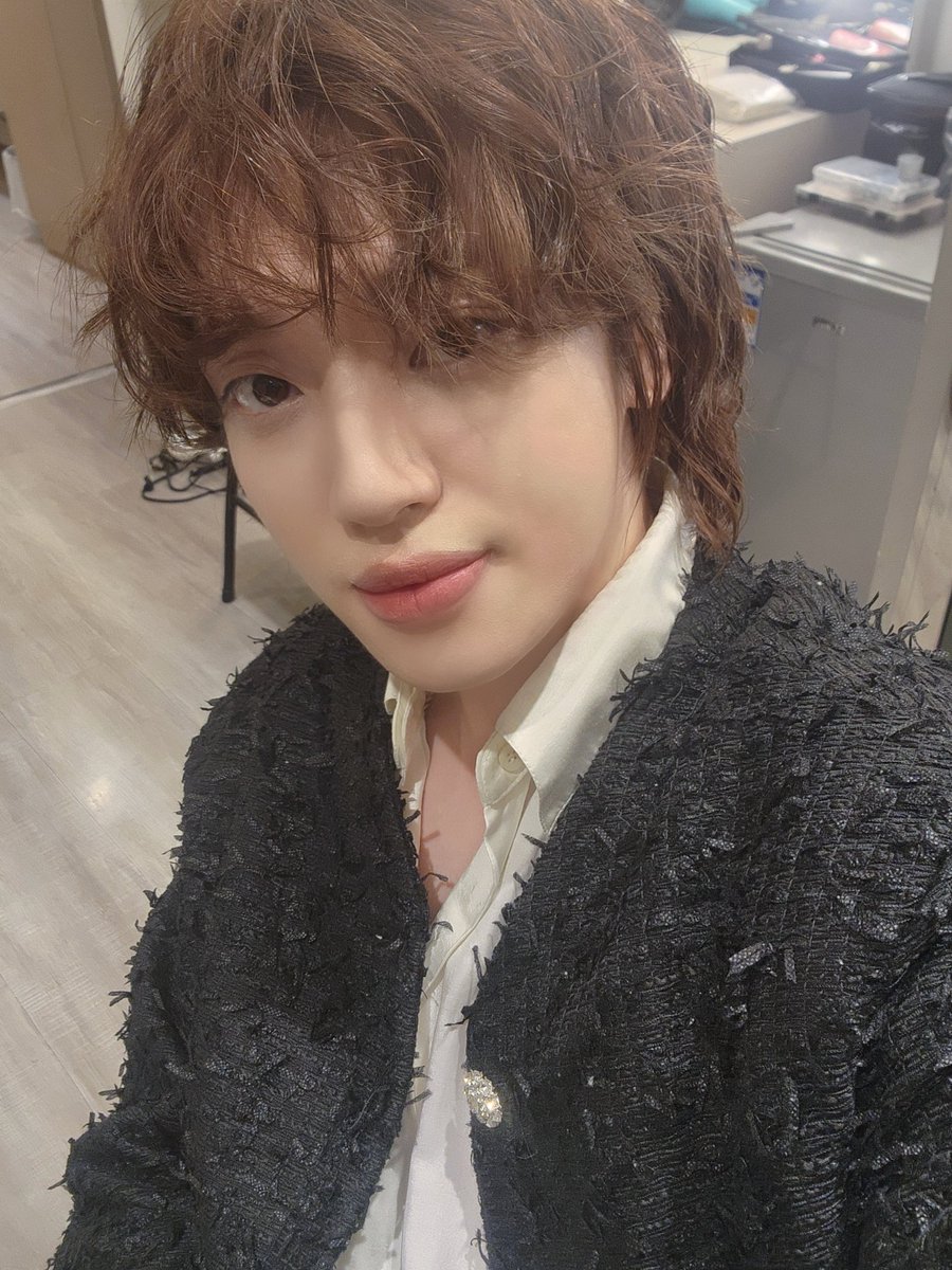 [#녤모닝👋]

녤모닝~
2025년의 첫 녤모닝이네!
새해 복 많이 받아!!
올해는 더 행복하자!!
다들 출근 중인가?
나도 요즘 힘이 필요해 ㅎ
우리 다 힘내보자!! 화이팅!!

#니엘 #NIEL